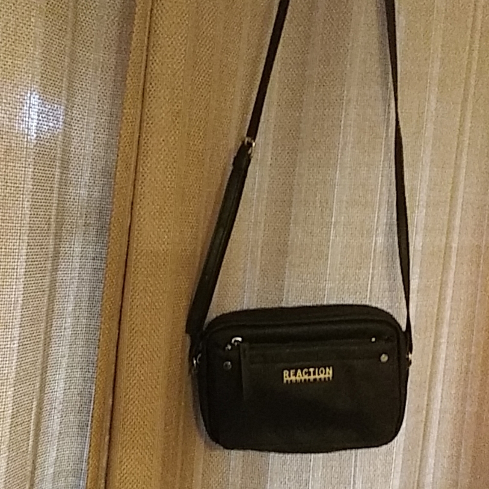 Kenneth Cole Crossbody 100% NonLeather